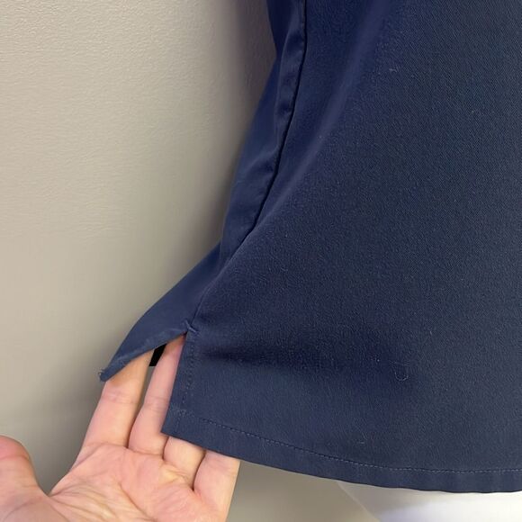 FIGS Technical Collection Navy Short Sleeve V-Neck Medical Scrub Shirt Pocket-XS - Picture 7 of 12